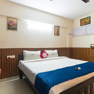  Apartment Mayflower Airport Launge India